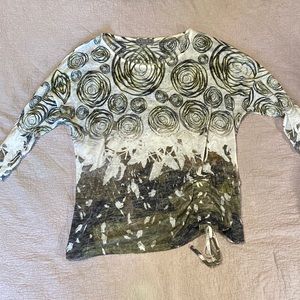 Fun light weight 3/4 blouse size extra-large from Laura Petite